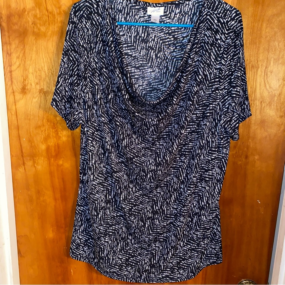 Jaclyn Smith Short-Sleeve Women’s Blouse. Black and white. Size 1X - Picture 4 of 5